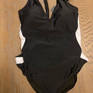 🎊BMJL Black and White‎ One-Piece Swimwear